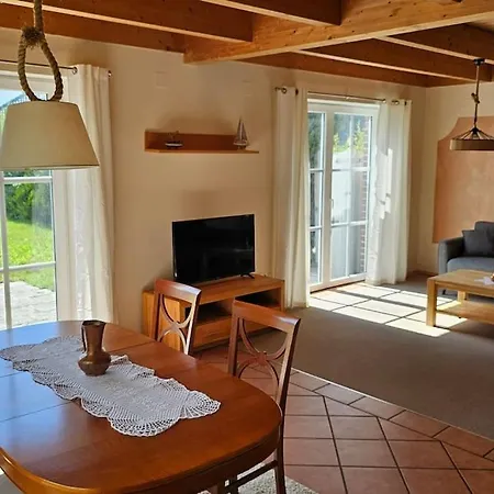Haus Zwischen Den Straenden