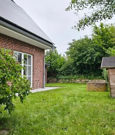 Haus Zwischen Den Straenden