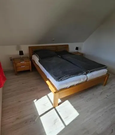Haus Zwischen Den Straenden
